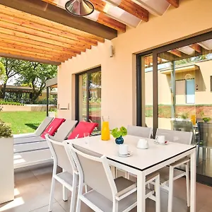 Park Plava Laguna Apartman